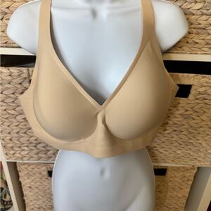 Celeste deep V Seamless Cream Bra